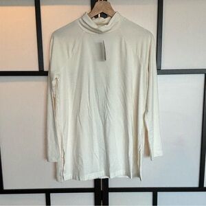 J.Jill basic top. Cream. Size Small PETITE. NWT